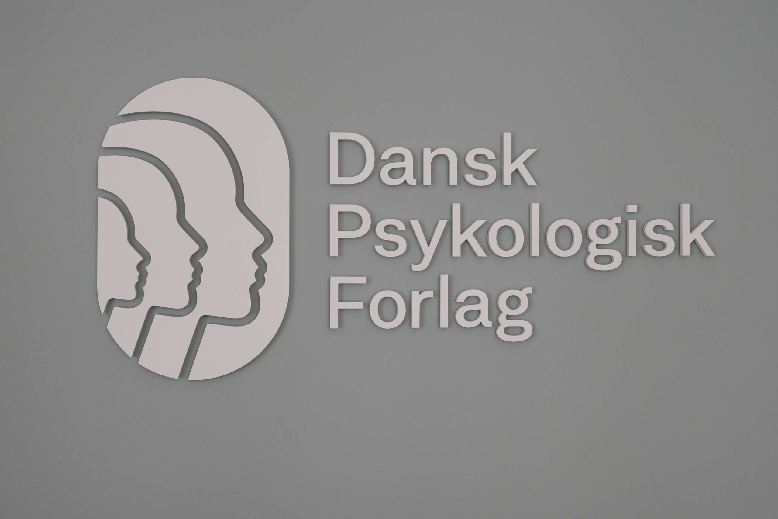 DPF logo anden vinkel